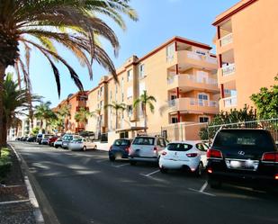 Vista exterior de Àtic en venda en Adeje amb Moblat, Forn i Rentadora