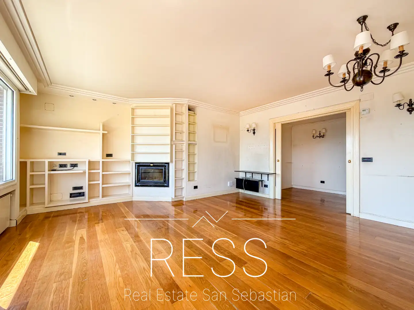 Living room of Attic for sale in Donostia - San Sebastián   with Air Conditioner, Heating and Terrace