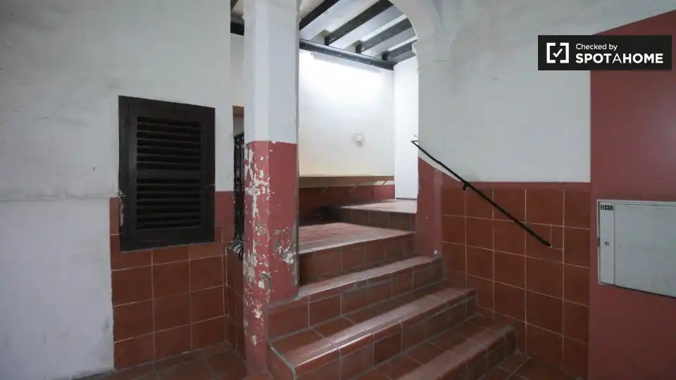 Room in Sant Pere, Sta. Caterina i la Ribera