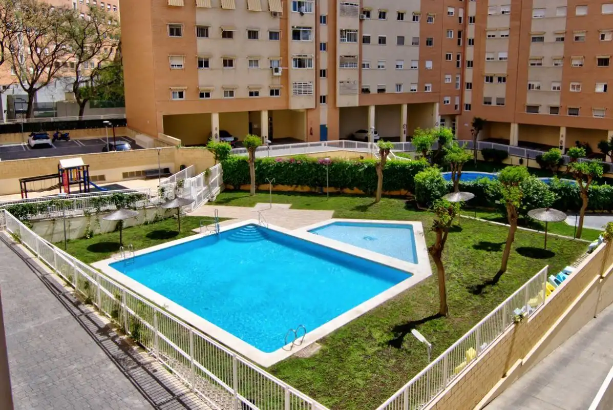 Piscina de Piso en venta en Alicante / Alacant con Calefacción y Piscina