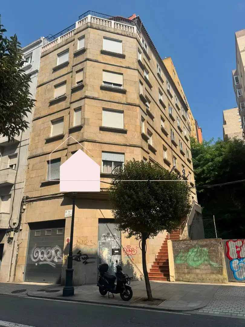 Vista exterior de Pis de lloguer en Vigo  amb Calefacció i Moblat