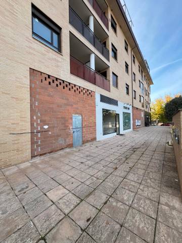 Local comercial en Alquiler en Calle de Julio Valdeón en Foso - Moreras