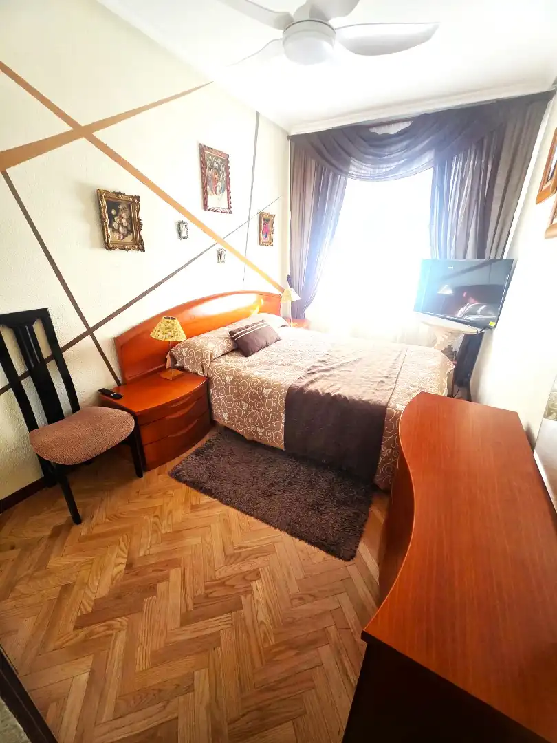 Bedroom of Flat for sale in Madrid  with Air Conditioner, Heating and Parquet flooring