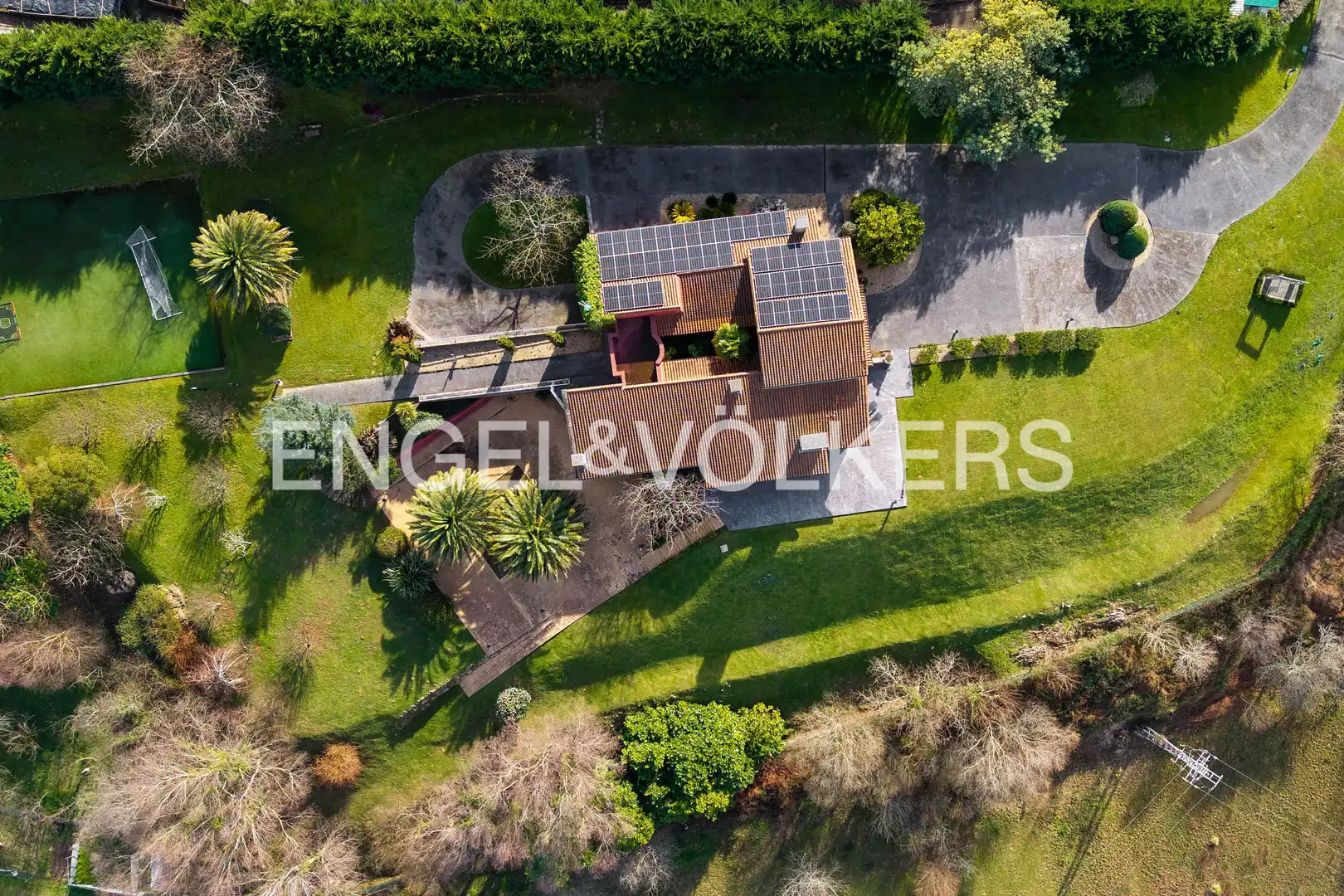 Vista exterior de Casa o chalet en venta en Donostia - San Sebastián  con Aire acondicionado, Calefacción y Jardín privado