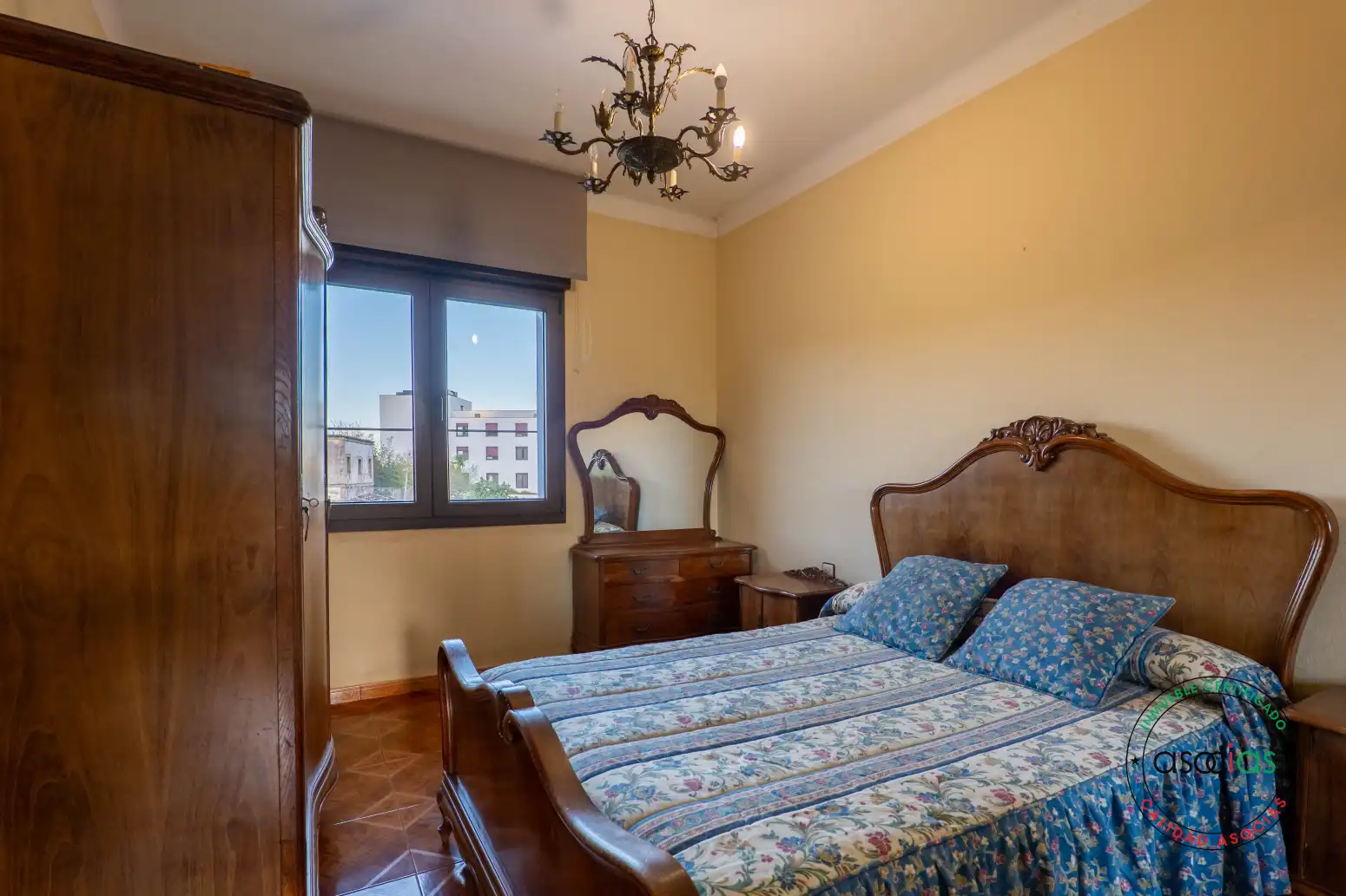 Habitación de Piso en venta en Gijón  con Calefacción y Jardín privado