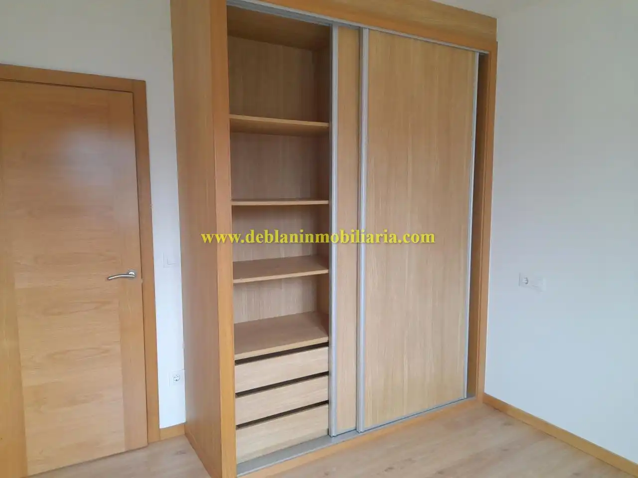 Schlafzimmer von Haus oder Chalet zur Miete in Tui mit Heizung, Privatgarten und Abstellraum