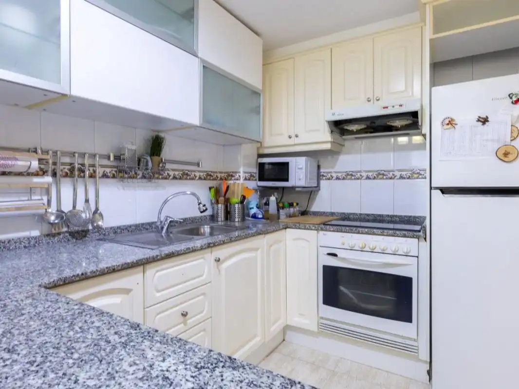 Casa a schiera con terrazza in vendita a Carrer Cefal, imagen 8
