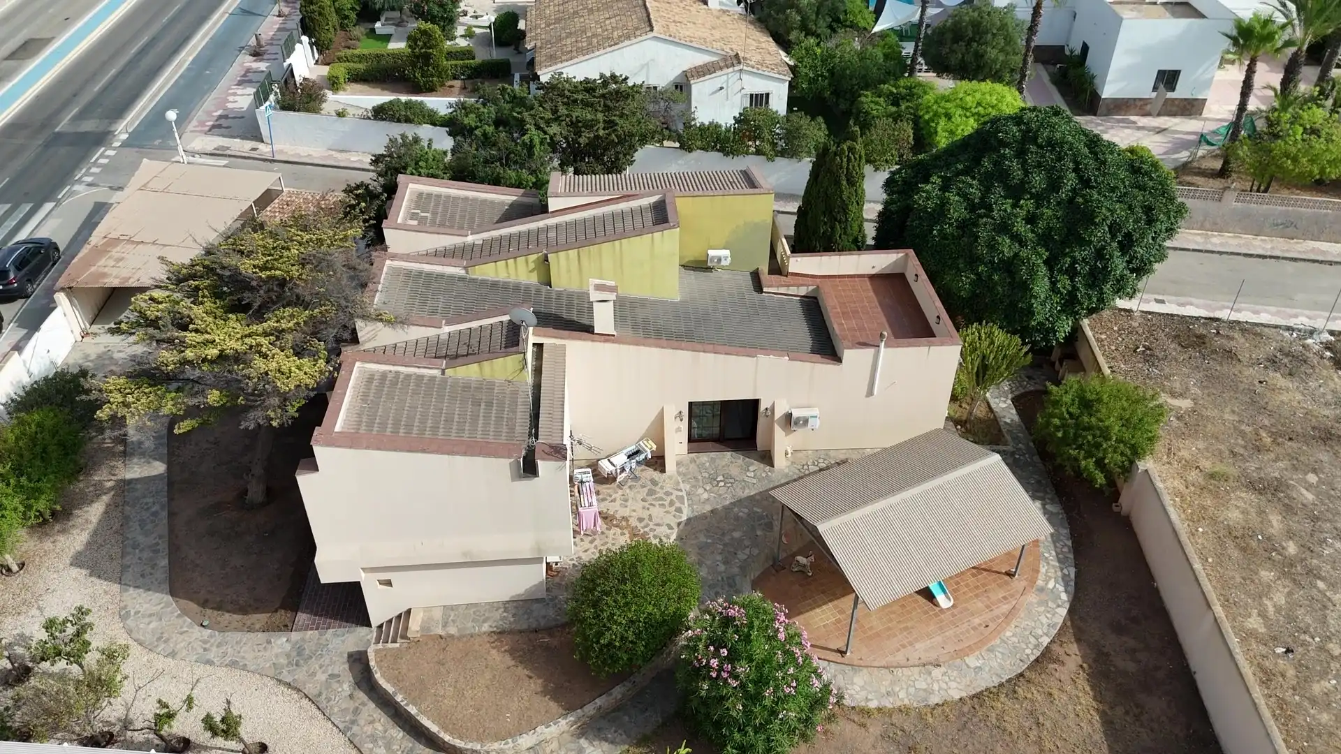 Vista exterior de Casa o xalet en venda en La Manga del Mar Menor amb Aire condicionat, Calefacció i Jardí privat