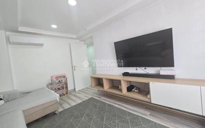 Living room of Flat for sale in  Valencia Capital  with Balcony