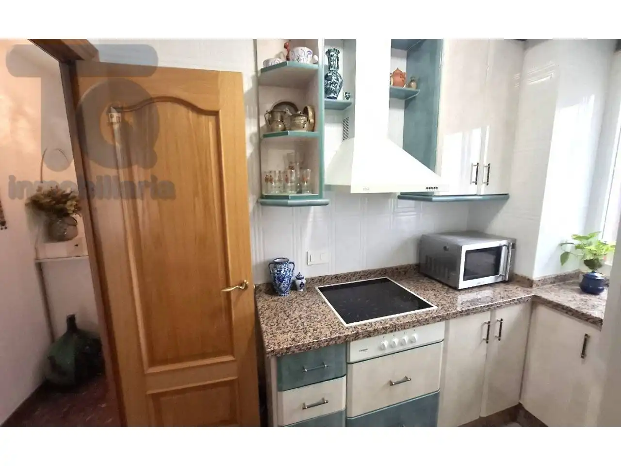 Kitchen of Flat for sale in Granada  with Heating and Alarm