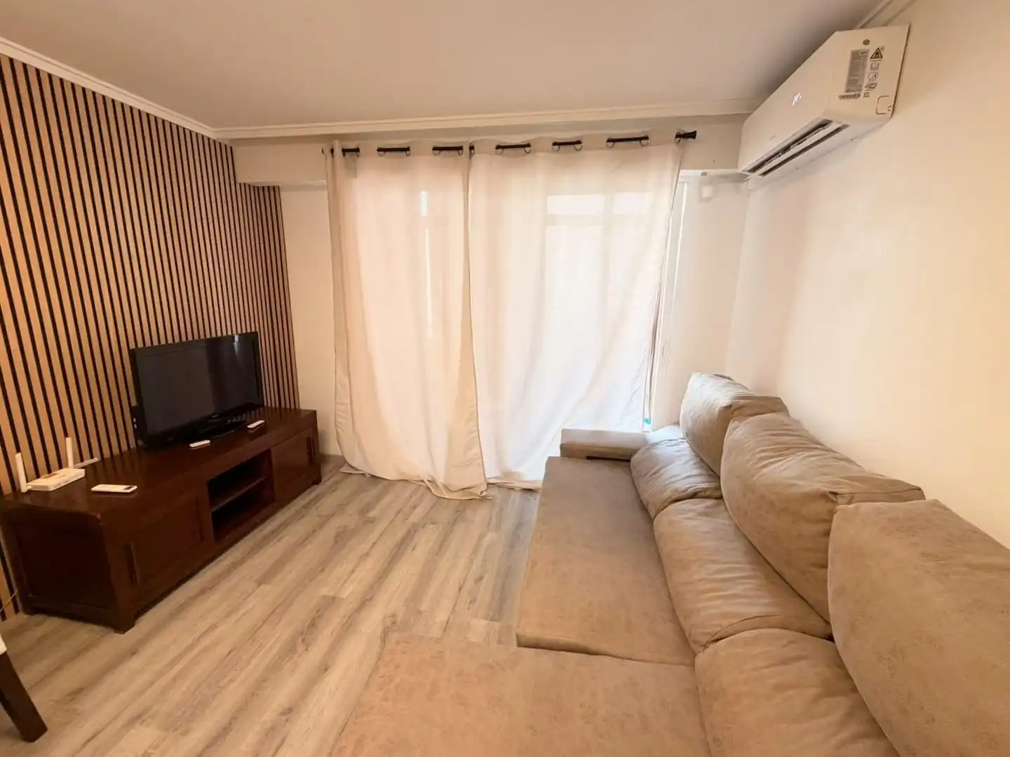 Apartamento con terraza en alquiler en Playa del Cura, imagen 2