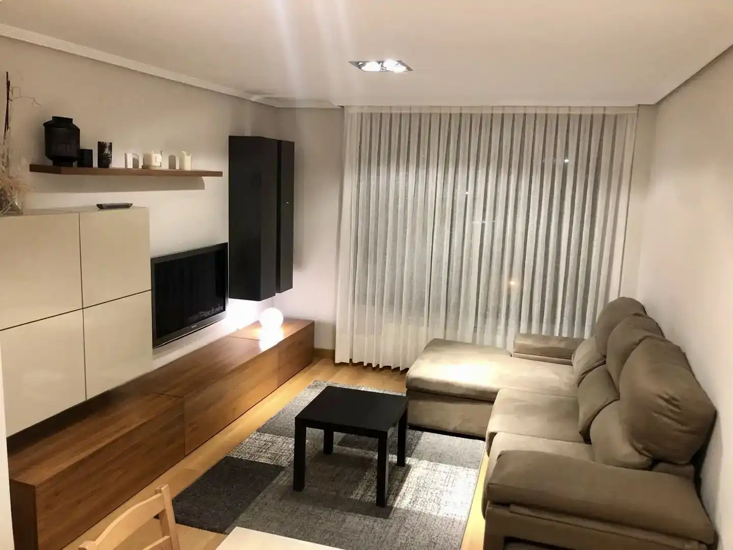 Sala d'estar de Pis de lloguer en Santander amb Jardí privat, Parquet i Traster