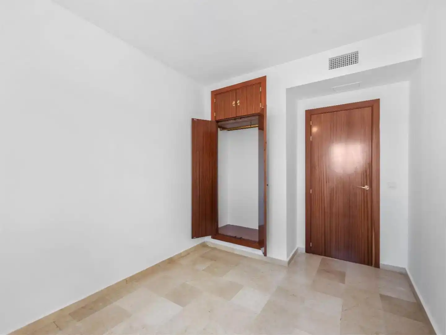Schlafzimmer von Wohnung zum Verkauf in Fuengirola mit Schwimmbad