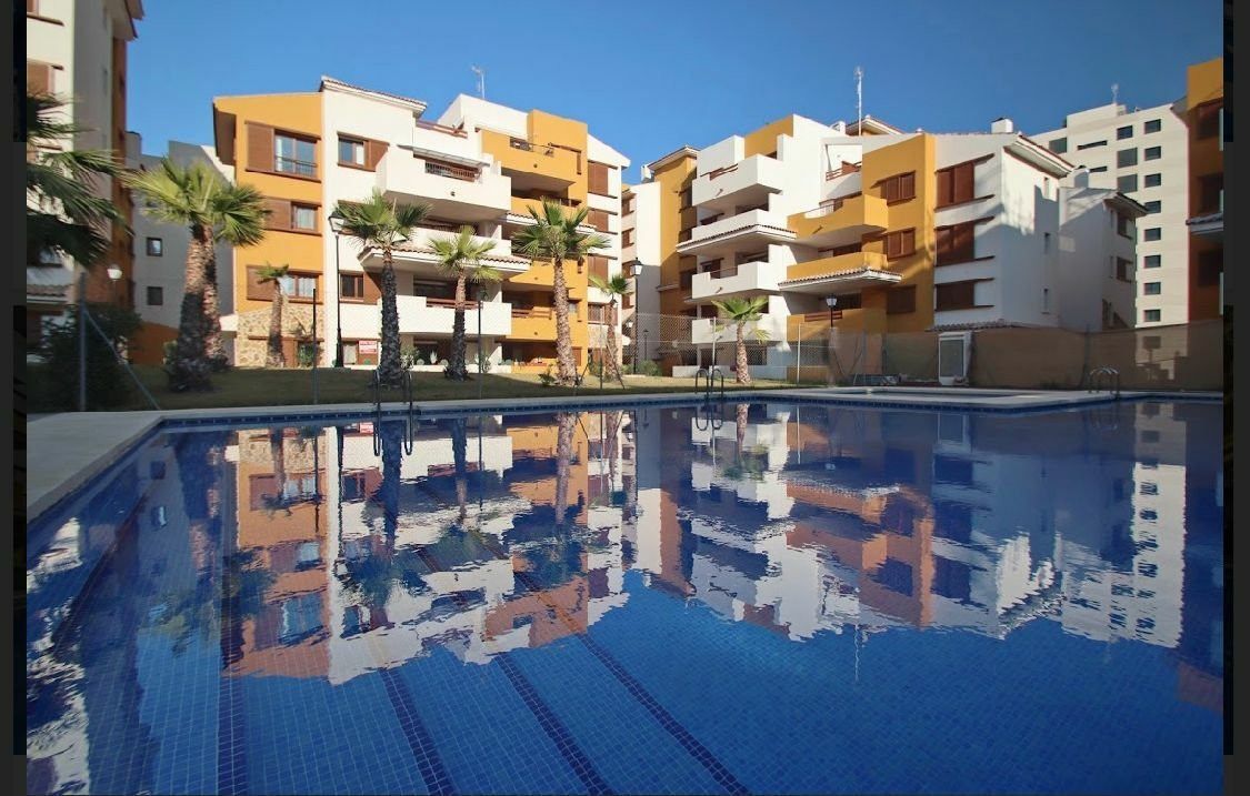 Swimming pool of Apartment for sale in Torrevieja