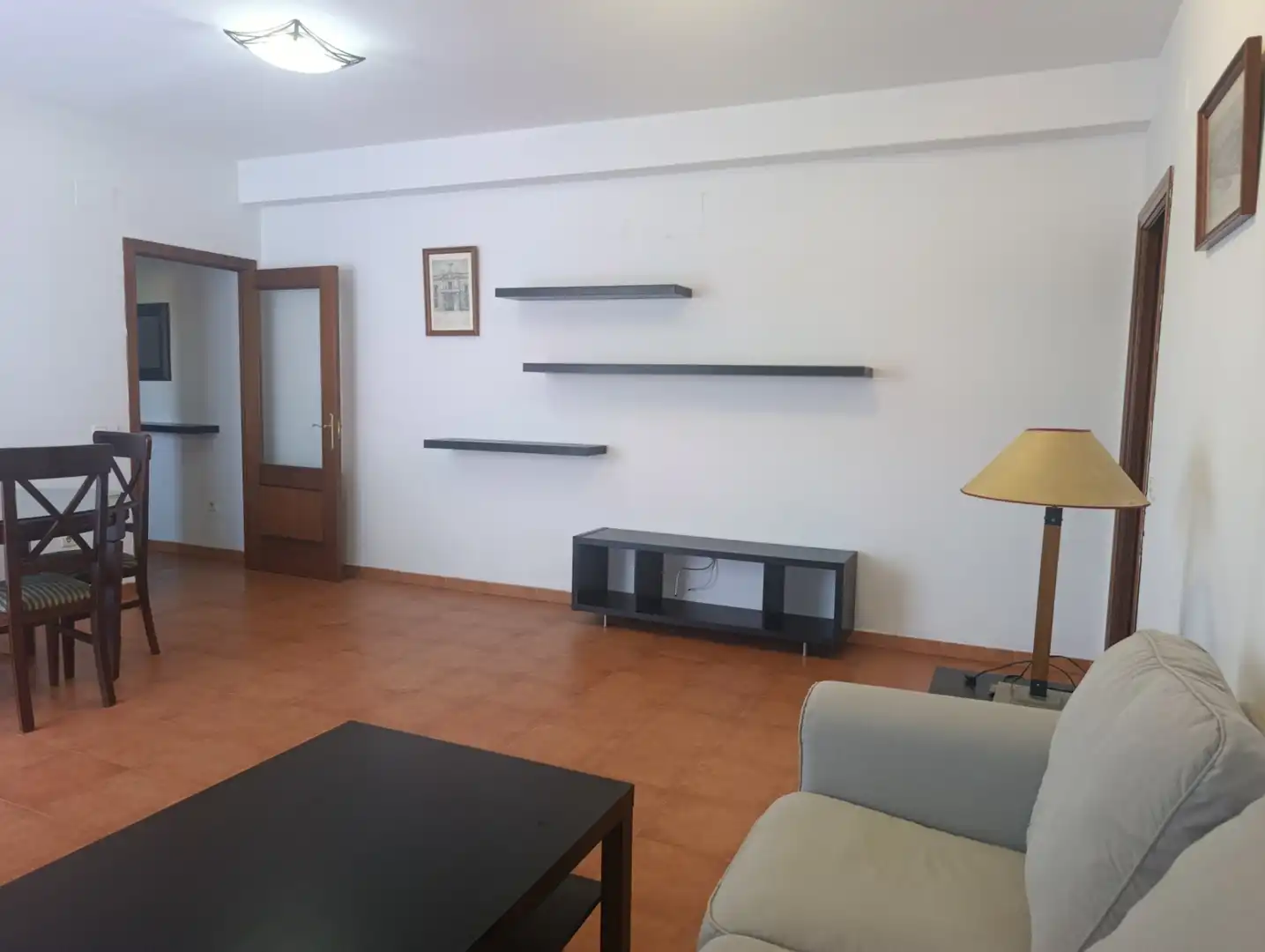 Sala de estar de Piso de alquiler en Dos Hermanas con Aire acondicionado, Terraza y Amueblado