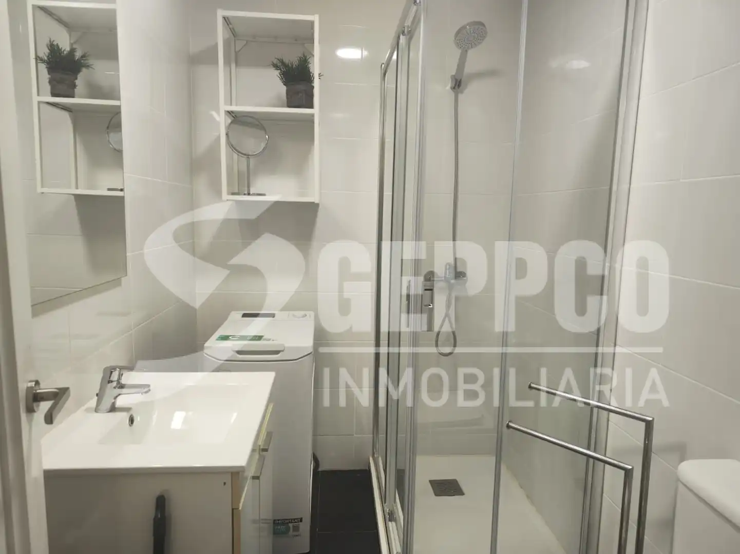Badezimmer von Wohnung zur Miete in Madrid mit Klimaanlage, Heizung und Möbliert