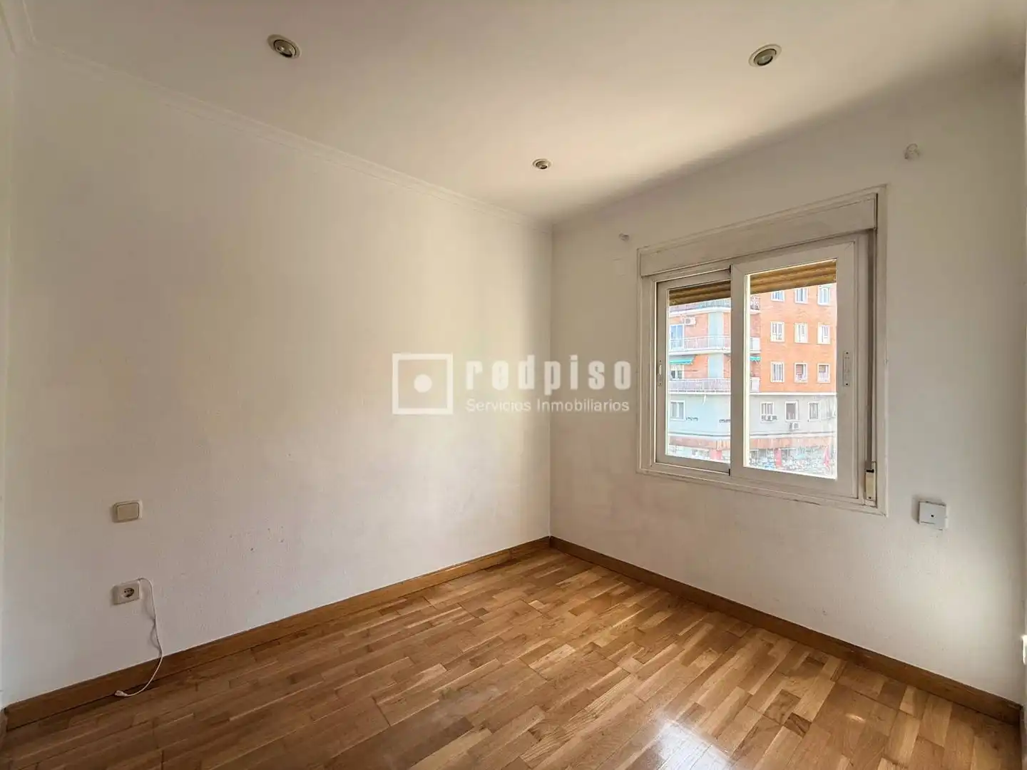 Habitación de Piso en venta en Madrid con Calefacción y Terraza