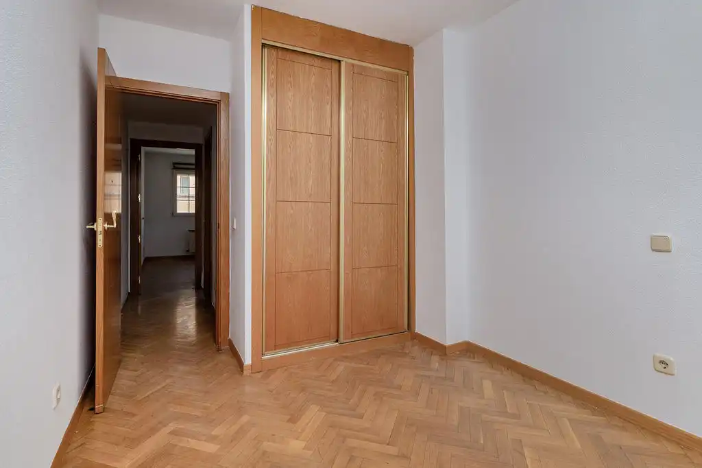 Habitación de Piso en venta en Madrid con Calefacción