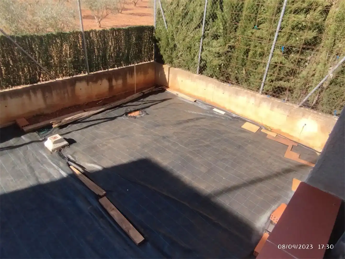 Swimming pool of Ground floor for sale in Corral-Rubio, Albacete