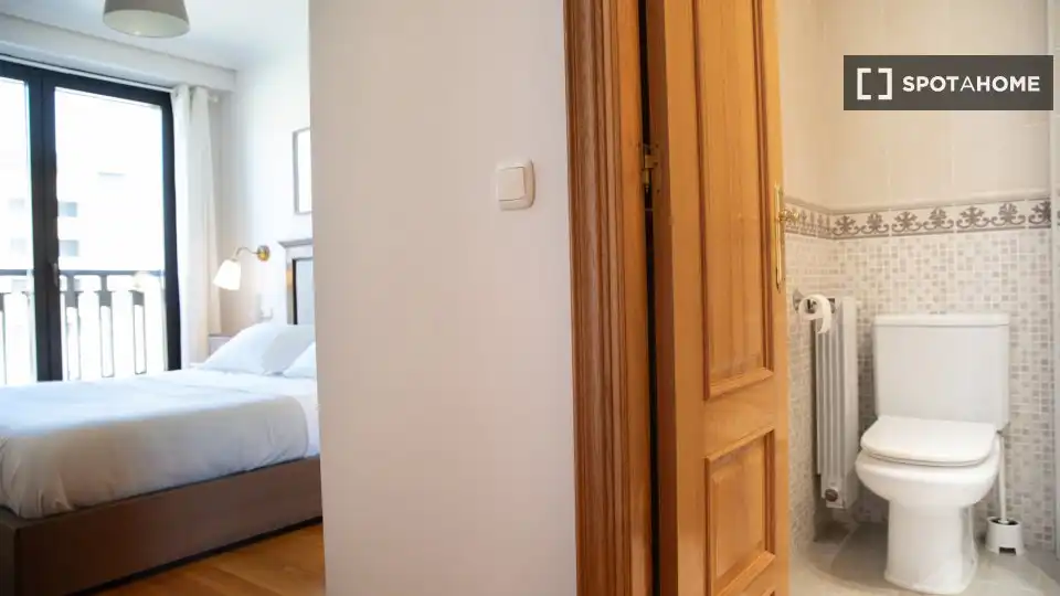 Schlafzimmer von Wohnungen zur untervermieten in Donostia - San Sebastián  mit Klimaanlage, Heizung und Terrasse