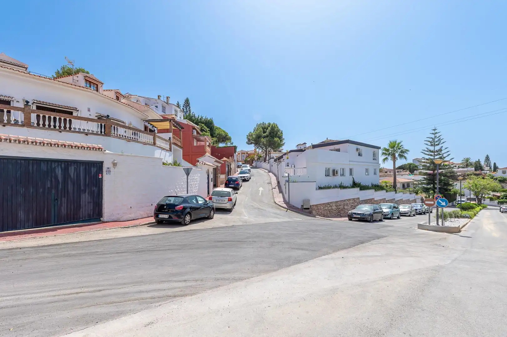 Vista exterior de Casa adosada en venda en Benalmádena amb Aire condicionat i Terrassa