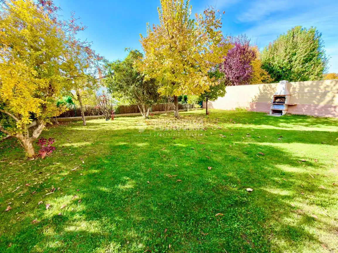 Casa o xalet en venda en Cabanillas del Campo amb Calefacció i Piscina comunitària