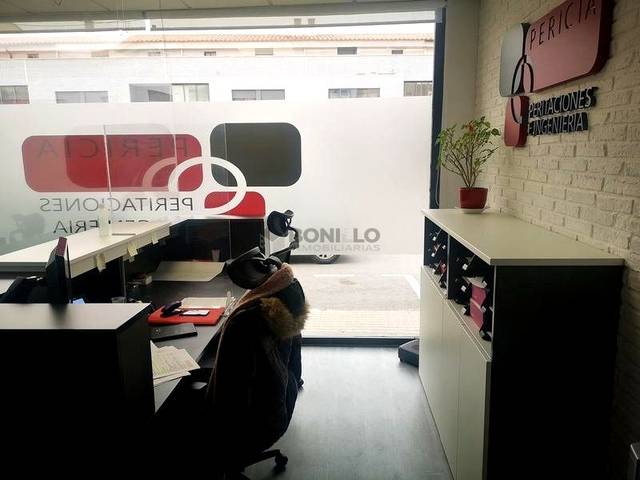 Local comercial en Alquiler en Zaragoza en El Pinar -  San León - Las Viñas