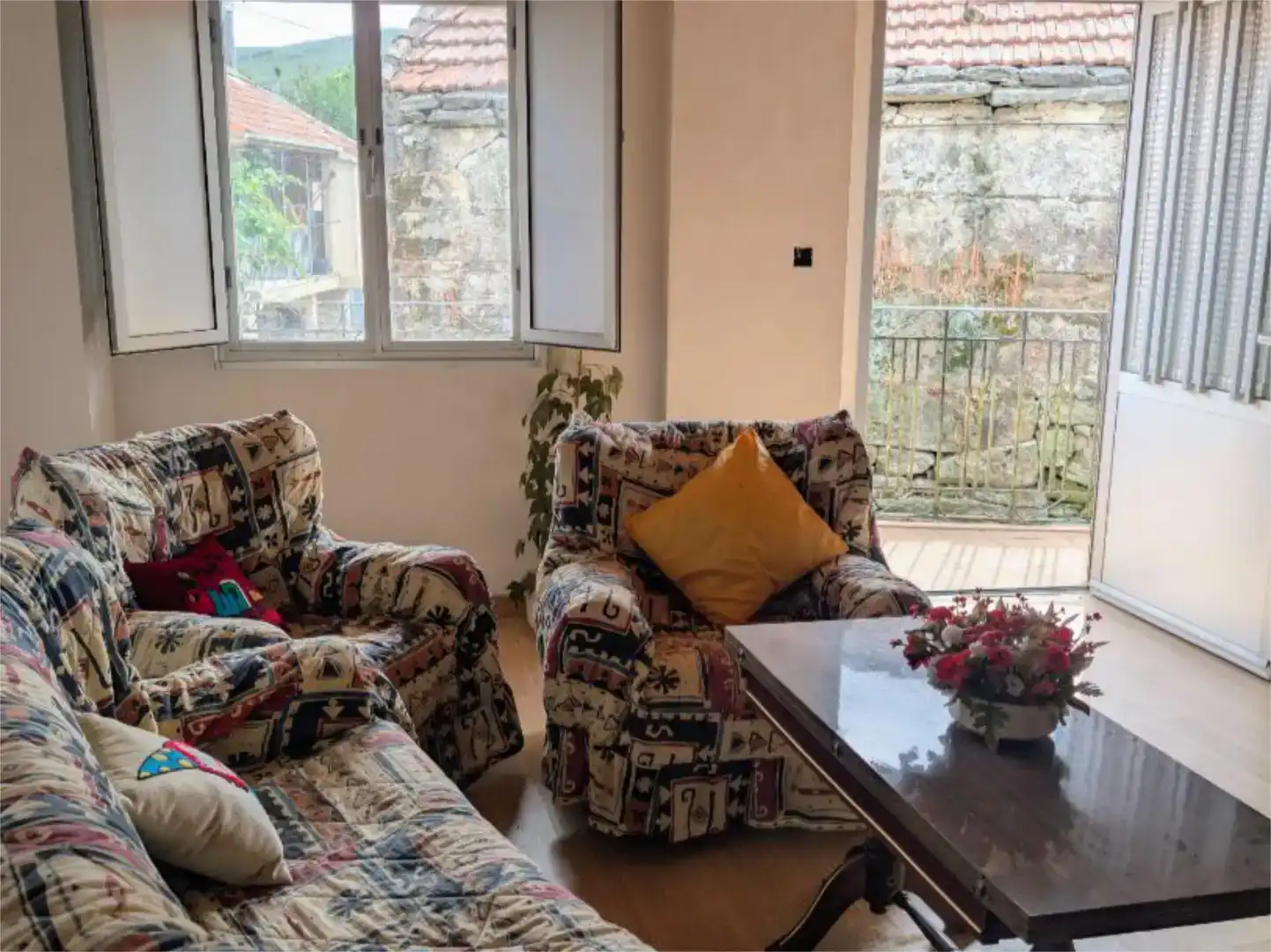 Sala d'estar de Casa o xalet en venda en San Cristovo de Cea amb Balcó