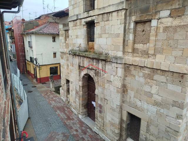 Casa-chalet en Venta en Herreros en Casco Antiguo