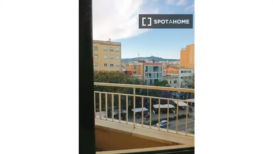 Exterior view of Flat for share in Barcelona  with Air Conditioner, Heating and Furnished