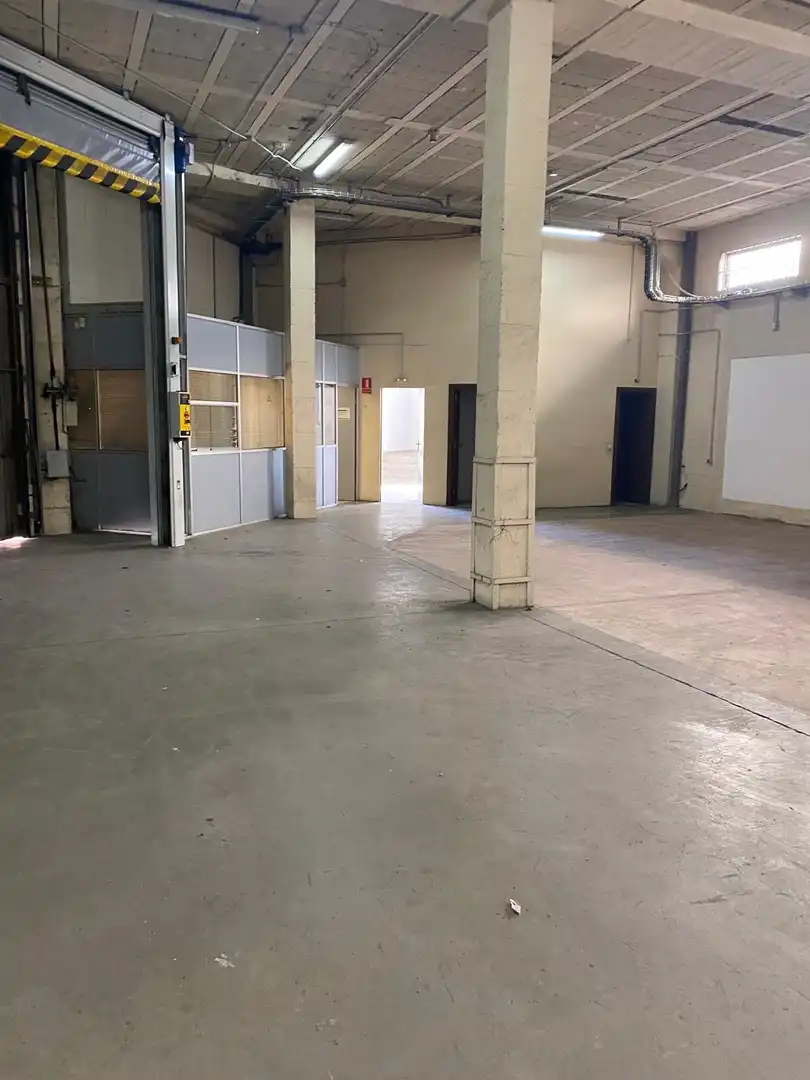 Industrial buildings for rent in Centre