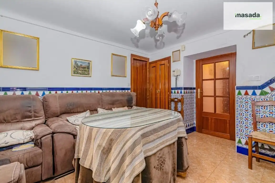 Habitación de Casa adosada en venta en Montefrío
