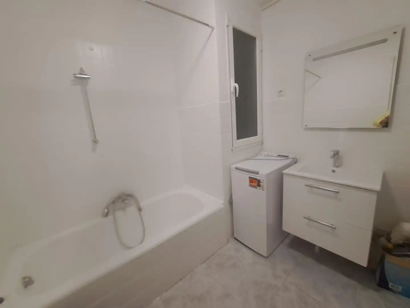 Bathroom of Flat for rent in Ponferrada  with Heating, Private garden and Terrace