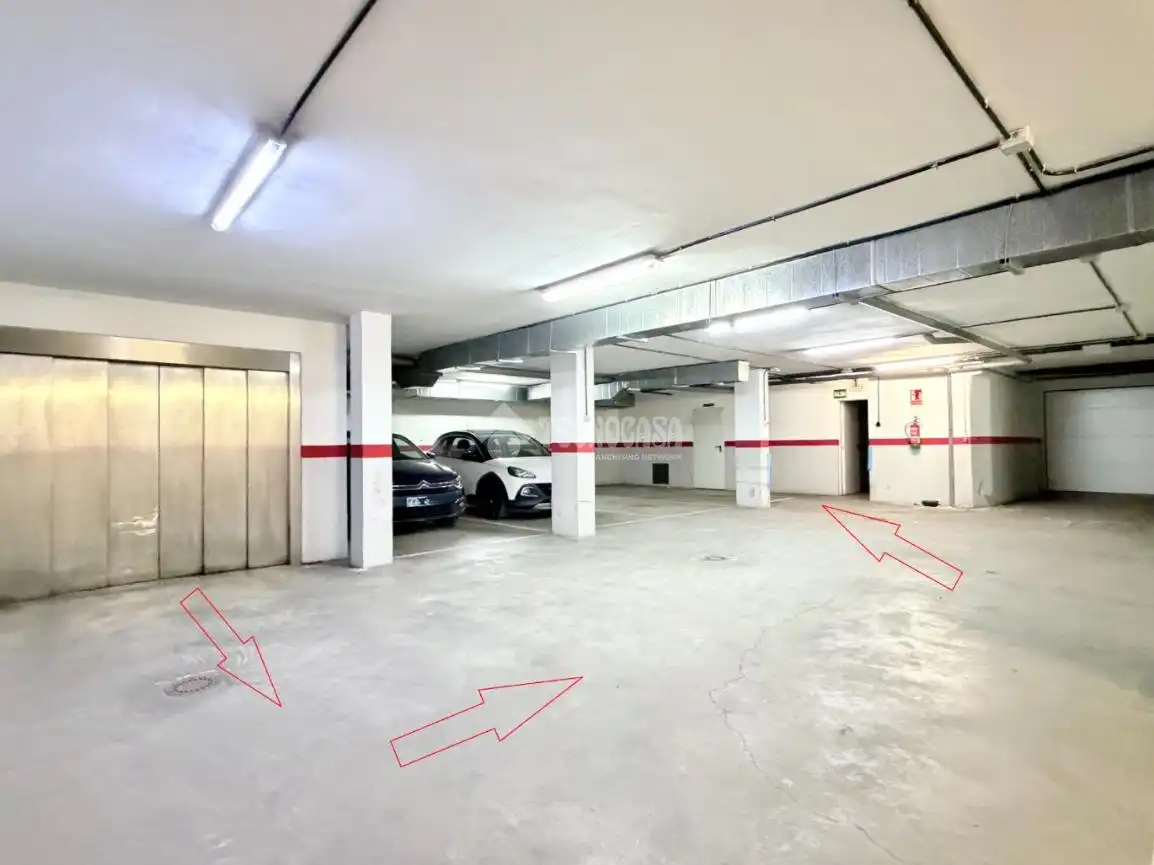 Individual with lift for sale in C. del Pico Moncayo, imagen 8