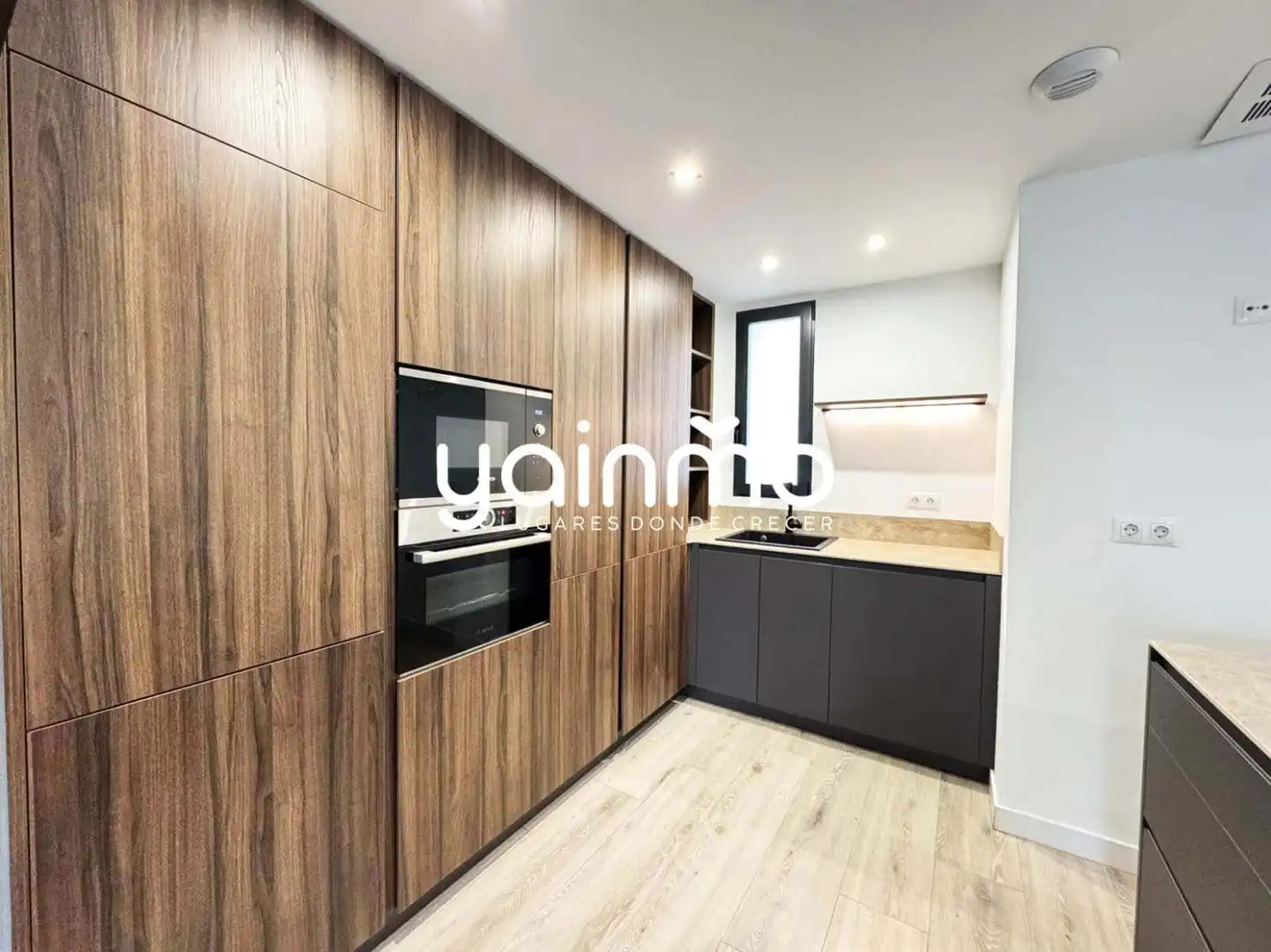 Cocina de Piso en venta en La Guardia de Jaén con Aire acondicionado, Calefacción y Jardín privado