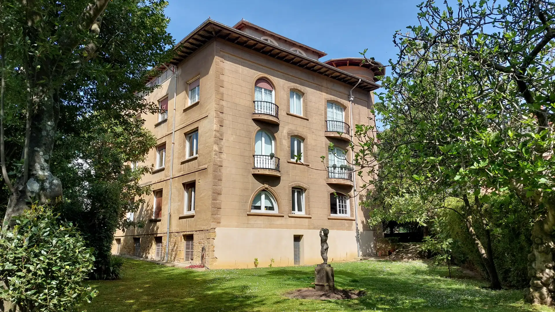 Außenansicht von Dachboden zum Verkauf in Getxo  mit Heizung, Privatgarten und Abstellraum
