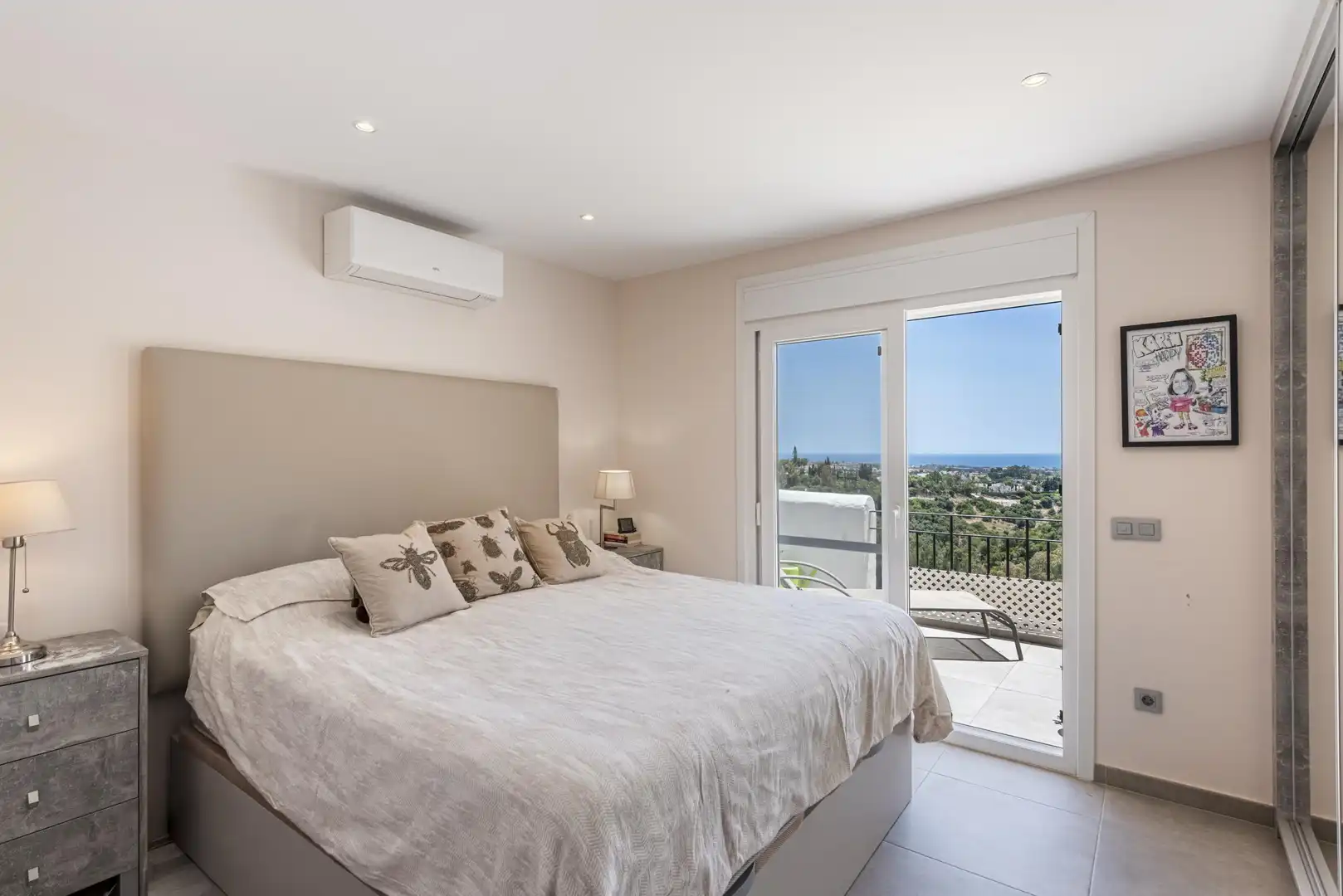 Dormitori de Apartament en venda en Benahavís amb Aire condicionat, Calefacció i Jardí privat