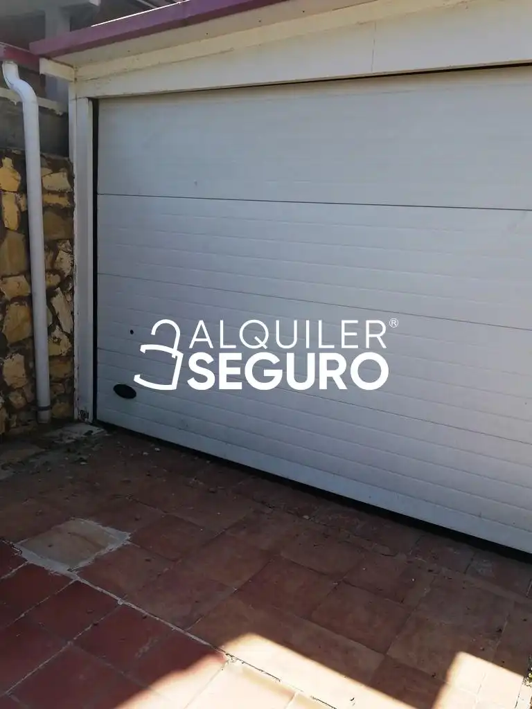 Parking de Casa o chalet de alquiler en Colmenar Viejo con Calefacción, Terraza y Amueblado