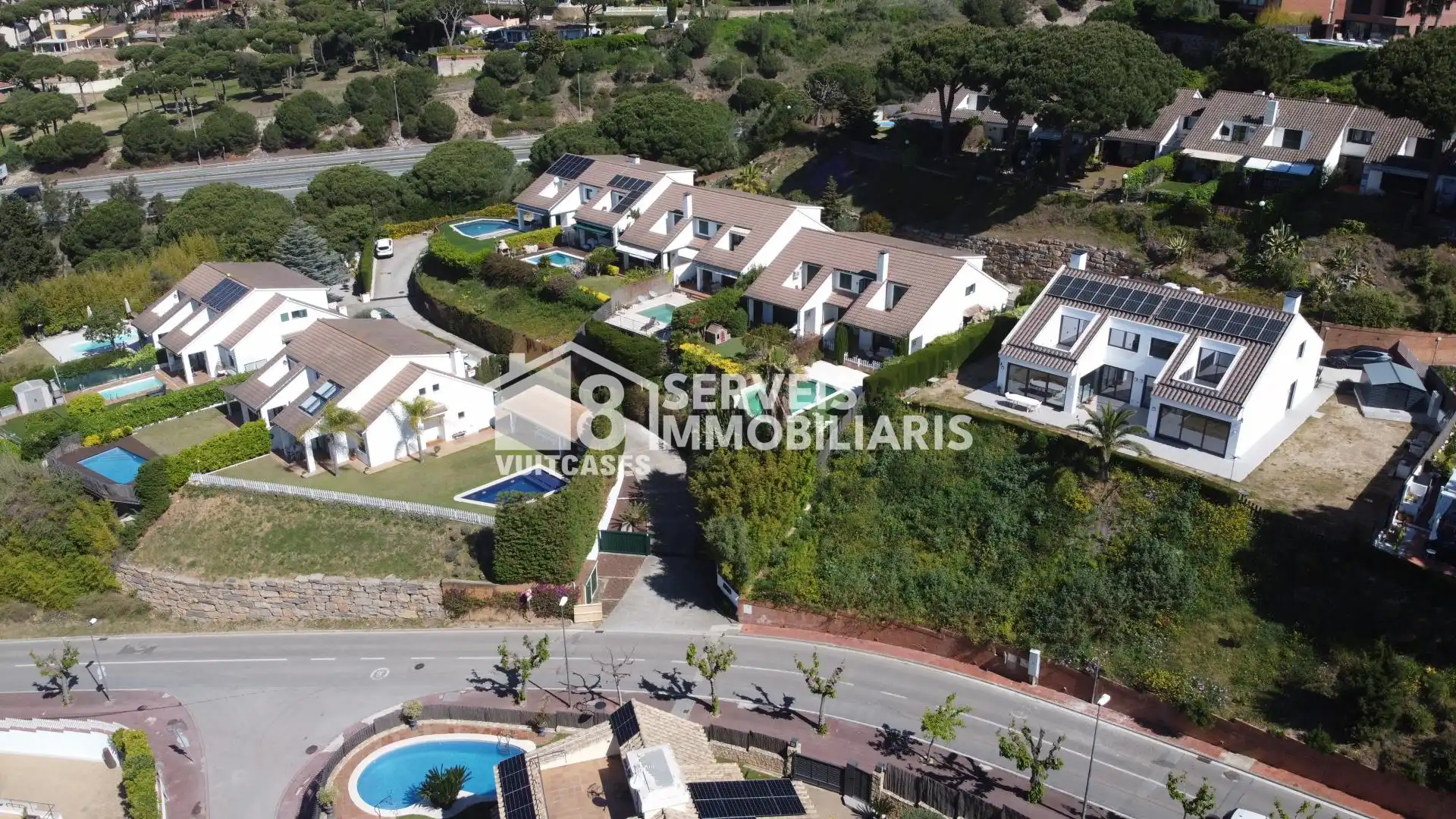 Vista exterior de Casa adosada en venda en Caldes d'Estrac amb Calefacció, Jardí privat i Terrassa