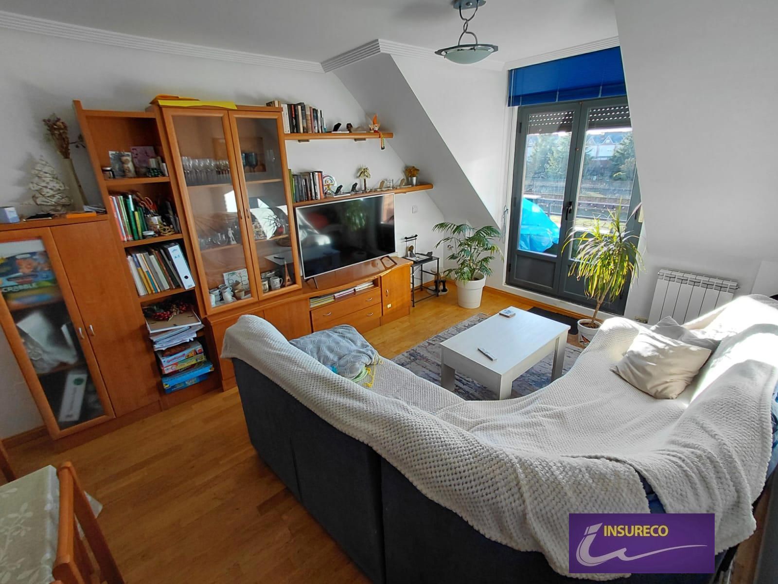 Sala d'estar de Pis en venda en Valverde de la Virgen amb Calefacció, Terrassa i Traster