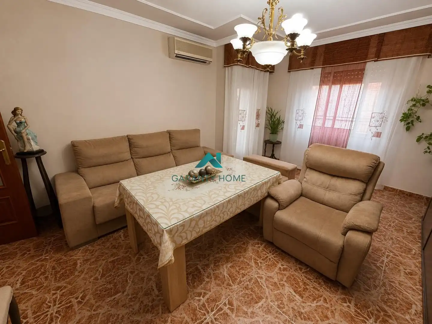 Piso con terraza en venta en Martos, imagen 2