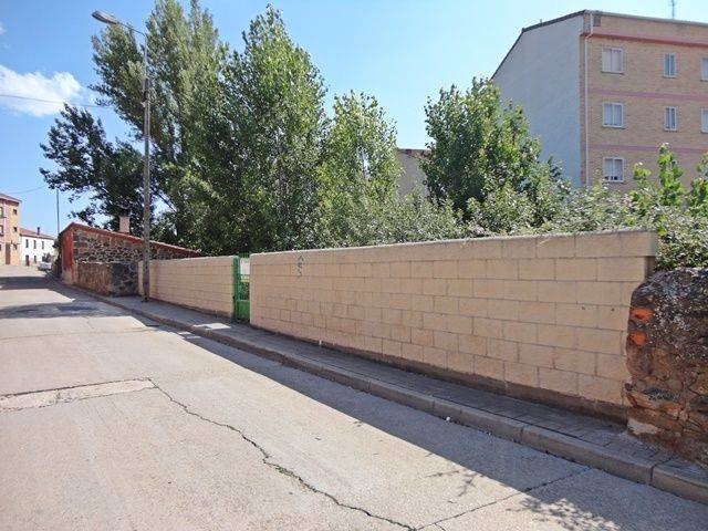 Terreno residencial en Venta en Calle San Isidro, 4 en Salas de los Infantes