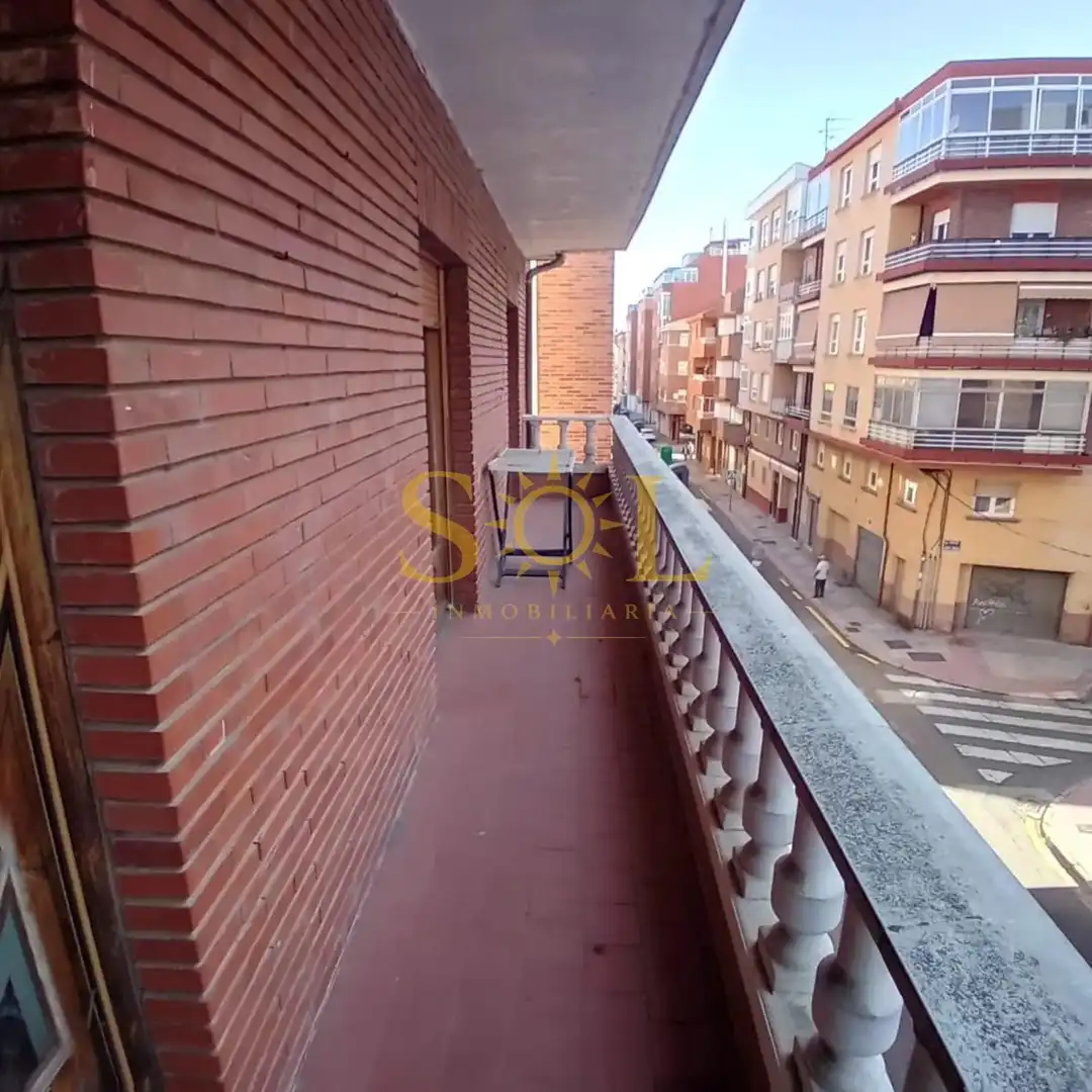 Terrassa de Edifici en venda en León Capital 