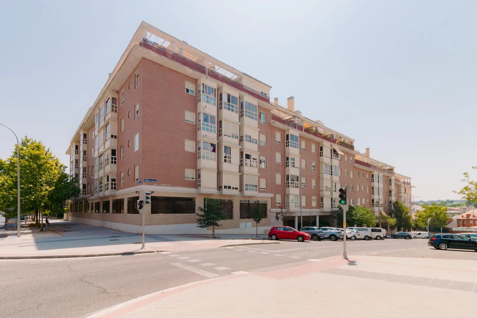Vista exterior de Ático de alquiler en Madrid con Jardín privado, Parquet y Trastero