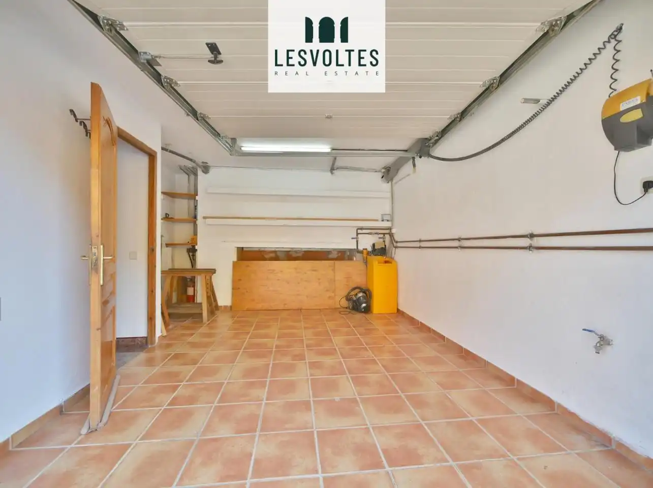 Vista exterior de Casa o chalet en venta en Mont-ras con Calefacción, Jardín privado y Terraza