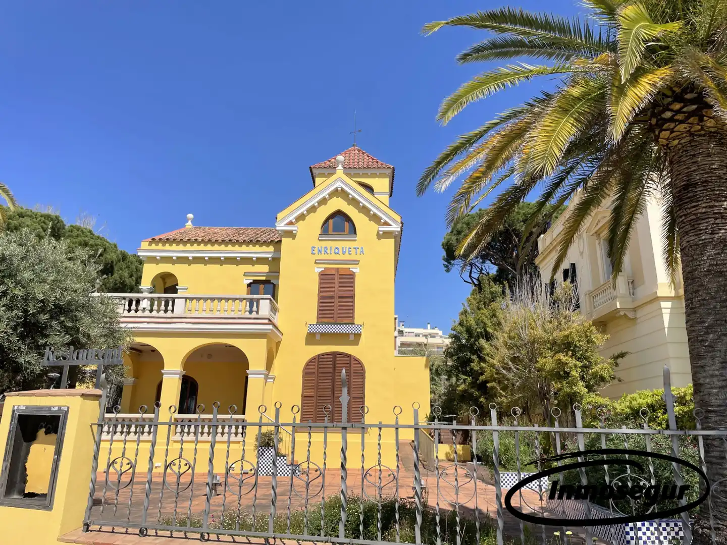Vista exterior de Casa o xalet en venda en Salou amb Aire condicionat, Jardí privat i Terrassa