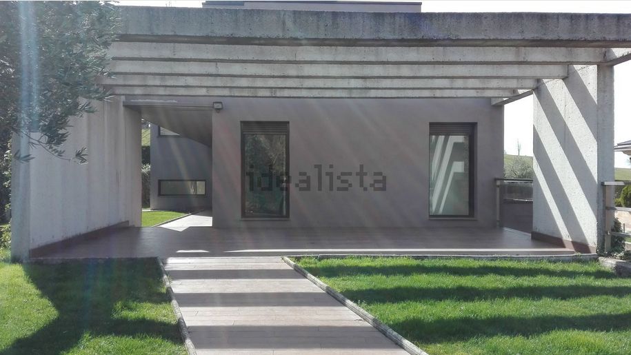 Vista exterior de Dúplex de alquiler en Valle de Egüés / Eguesibar con Calefacción, Jardín privado y Parquet