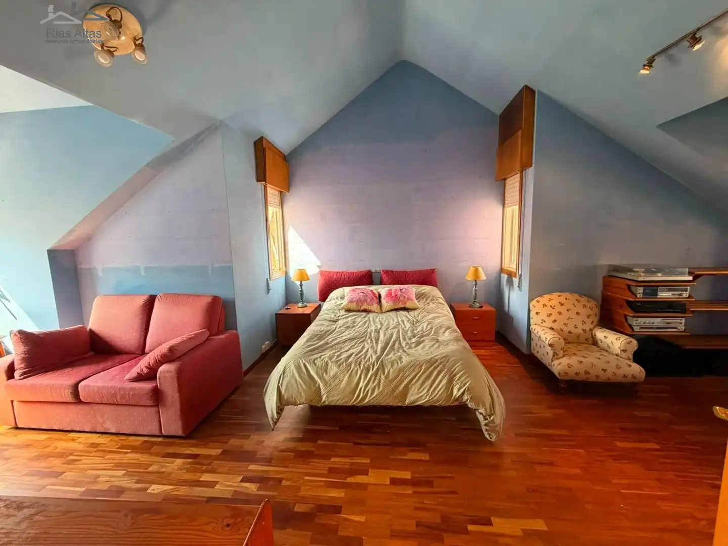 Habitación de Casa o chalet en venta en Oleiros con Calefacción, Jardín privado y Trastero