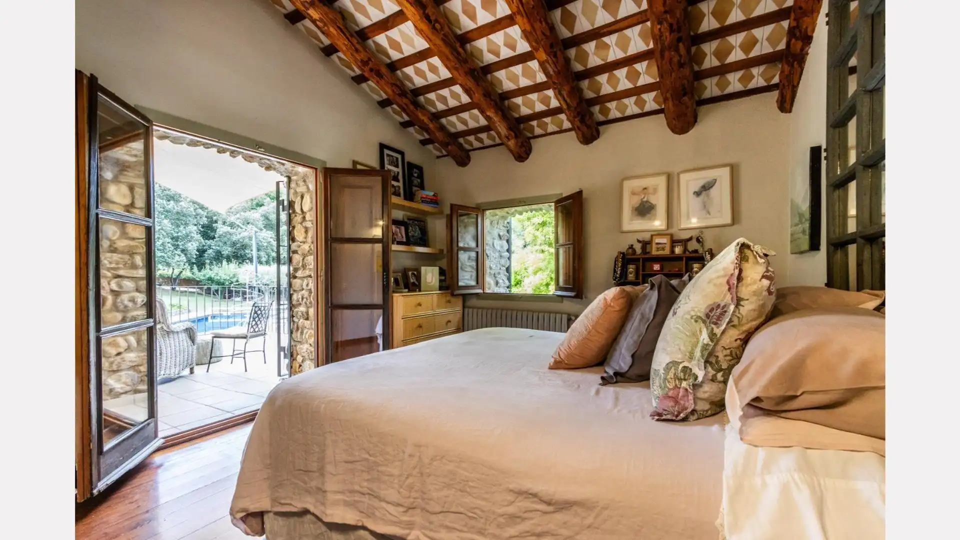 Habitación de Finca rústica en venta en Esponellà con Aire acondicionado, Calefacción y Jardín privado
