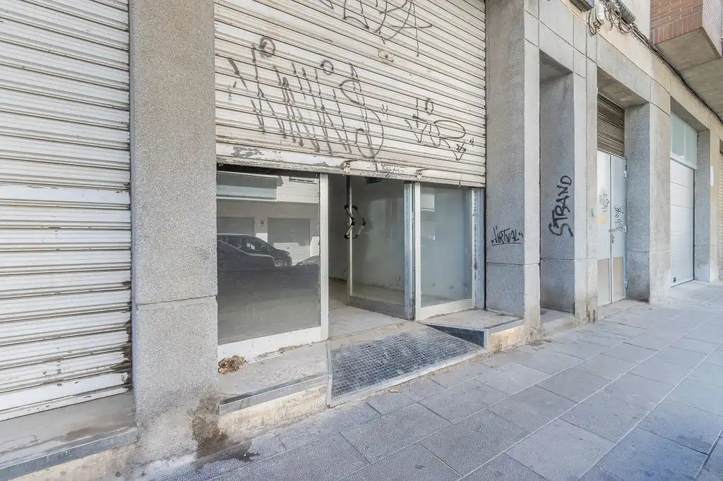 Local comercial en venda a C/ Palauet, imagen 2